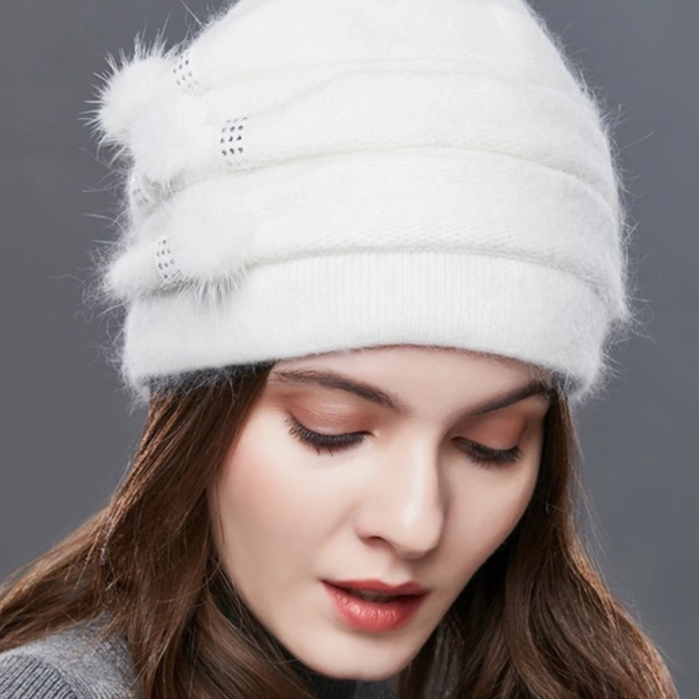 2 LEFT Winter Knitted Rhinestones Thick Beanie Hat